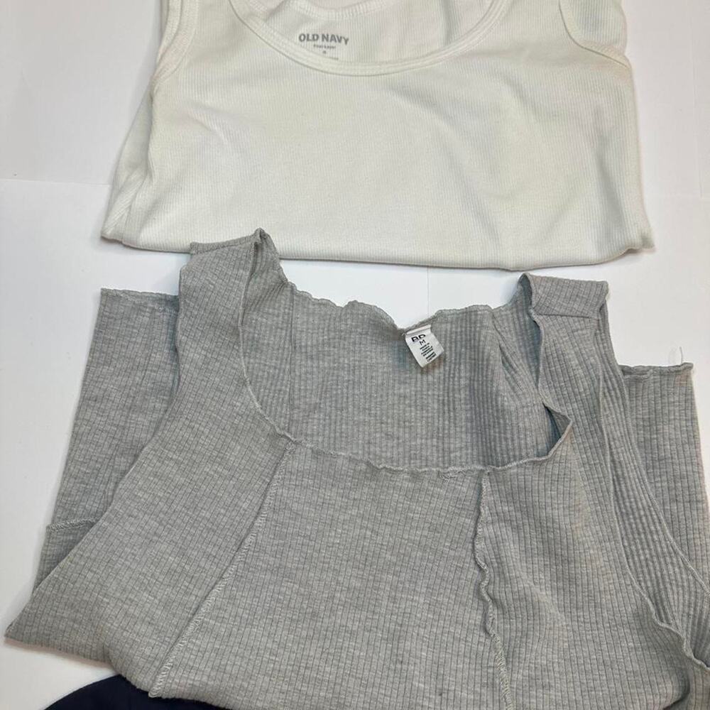 Bundle of 4 tops SZ M - Picture 3 of 3